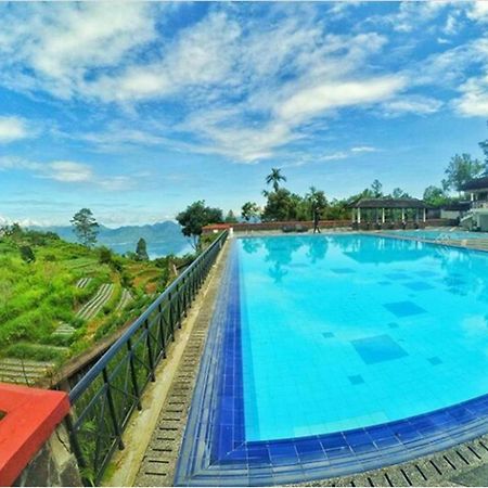 Parkside Nuansa Maninjau Resort Exterior photo