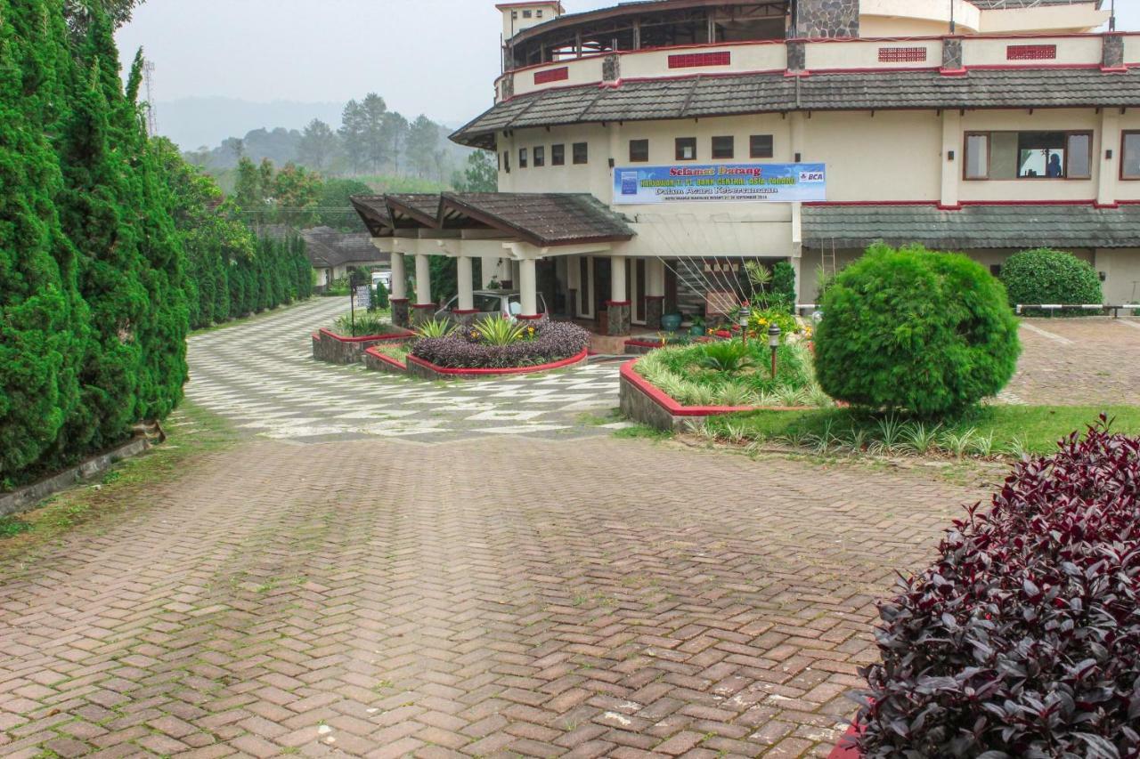 Parkside Nuansa Maninjau Resort Exterior photo