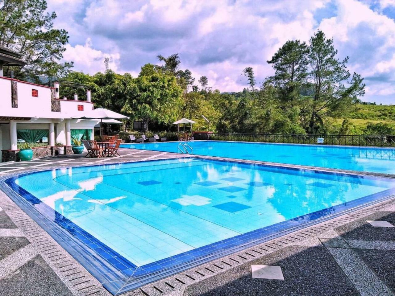 Parkside Nuansa Maninjau Resort Exterior photo