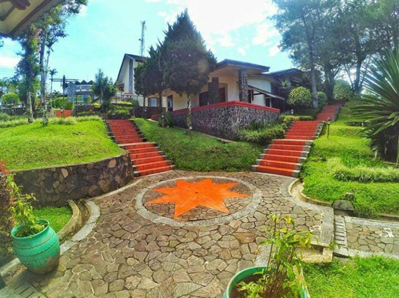 Parkside Nuansa Maninjau Resort Exterior photo