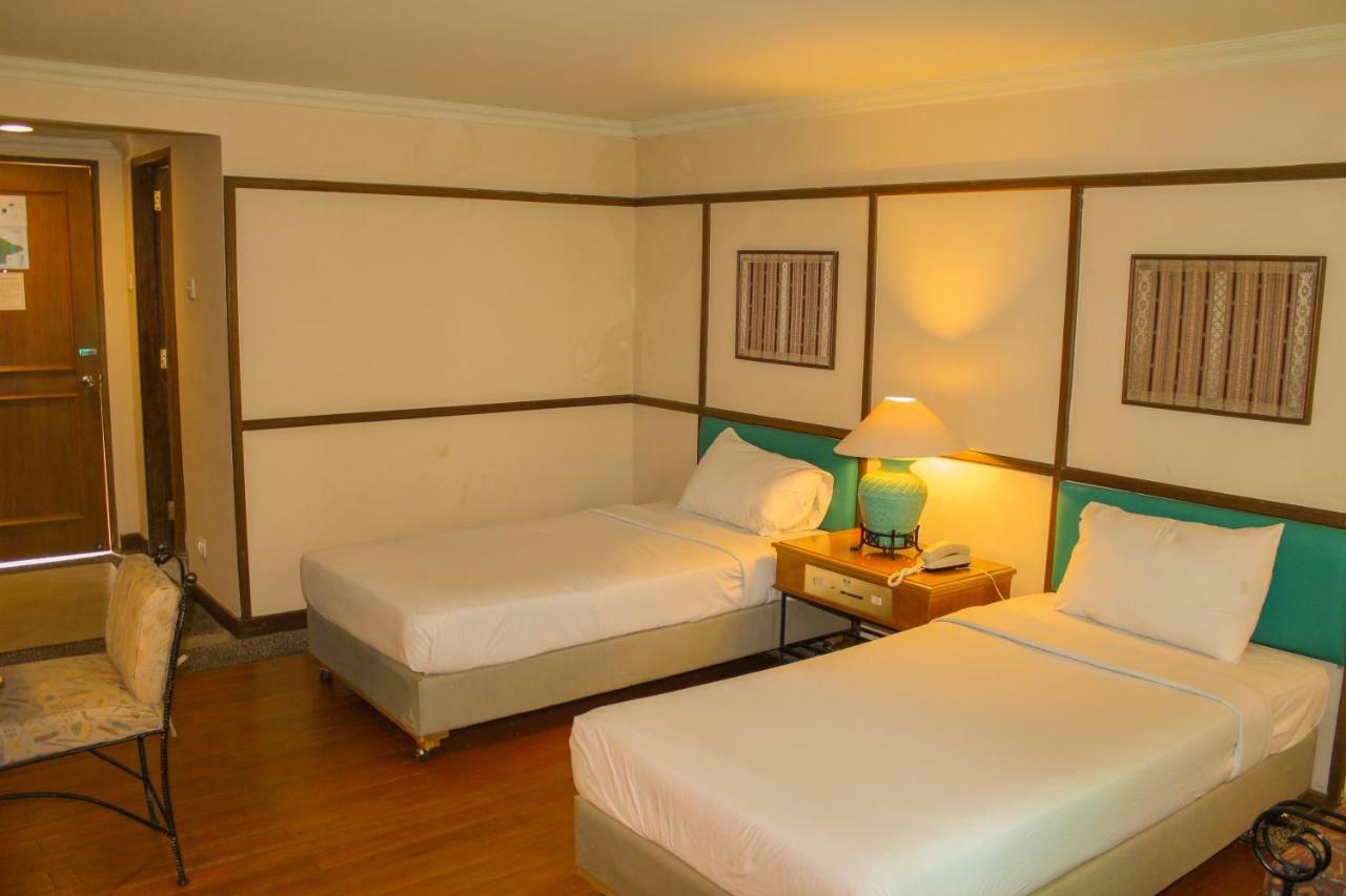 Parkside Nuansa Maninjau Resort Exterior photo