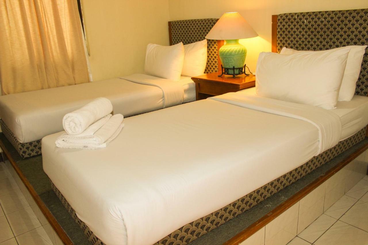 Parkside Nuansa Maninjau Resort Exterior photo